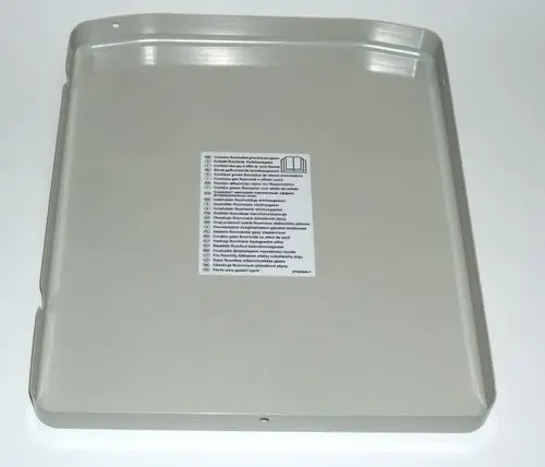 Obere Verkleidung von Daikin, flaches, rechteckiges Metallteil mit einem Label auf der Oberseite, geeignet zur Abdeckung eines Geräts.